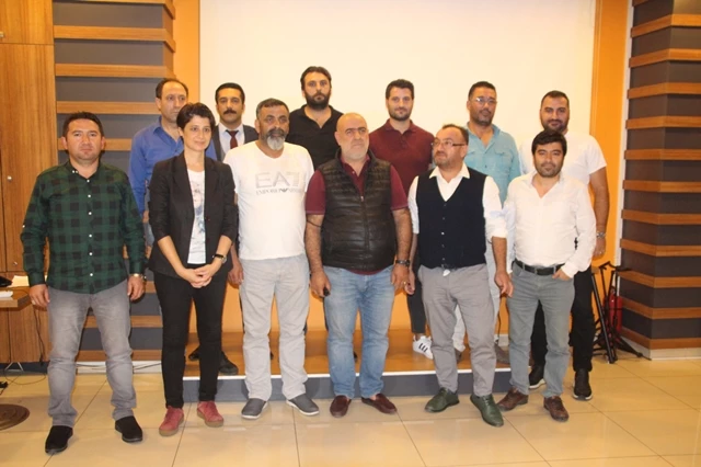 Sarıgazispor yeni yönetimini tanıttı