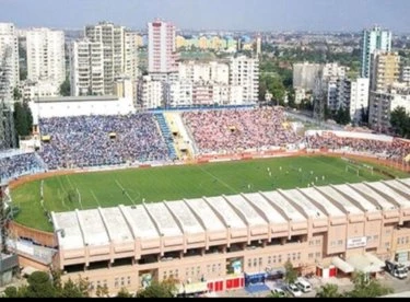Zeytinburnu Stadının hali içler acısı