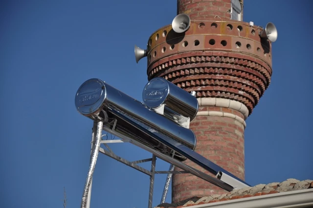 GÖLBAŞI’NIN CAMİLERİNE GÜNEŞ ENERJİLİ SU ISITMA SİSTEMİ