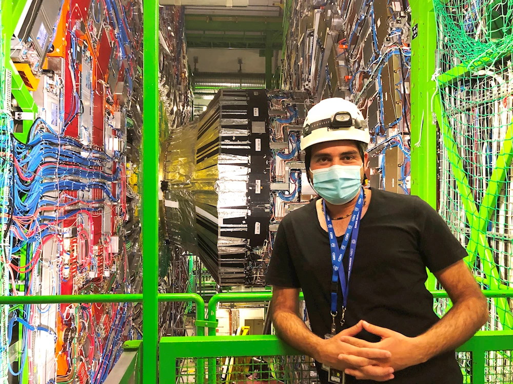 Doç. Dr. İlker Özşahin, CERN’de yürütülen altı deneyden biri olan Compact Muon Selenoid (CMS) ekibinde ülkemizi başarıyla temsil ediyor