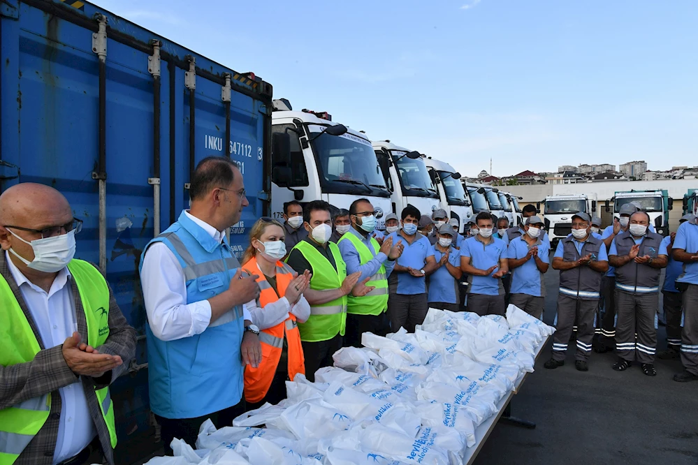BAŞKAN ÇALIK BEYLİKDÜZÜ’NDEKİ TEMİZLİK ÇALIŞMALARINA KATILDI