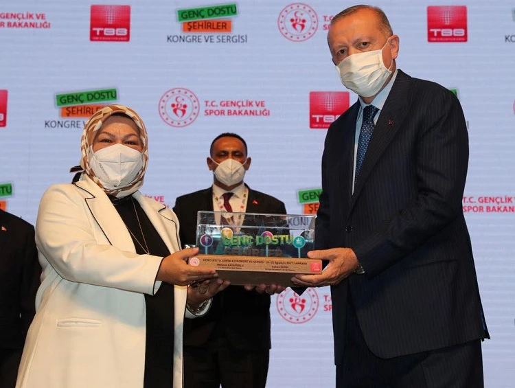 Cumhurbaşkanı Erdoğan’dan Sancaktepe Belediyesine “Genç Dostu Şehirler“ Ödülü
