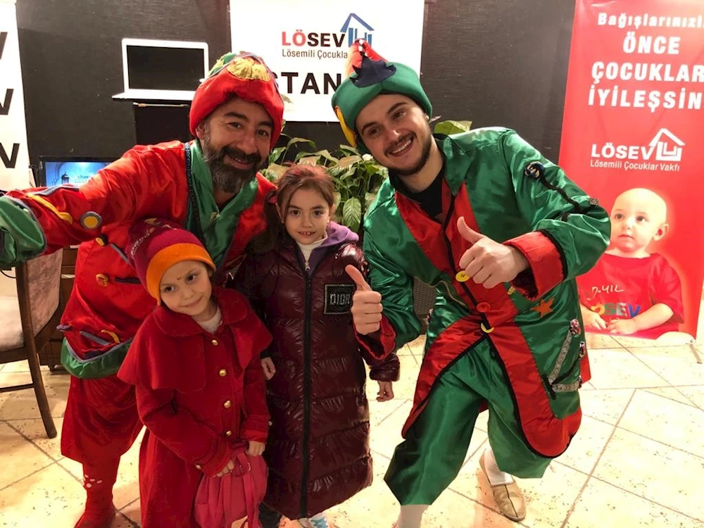 KANSER HASTALARI BİRLİKTE İFTAR YAPTI, SAĞLIK DİLEDİ