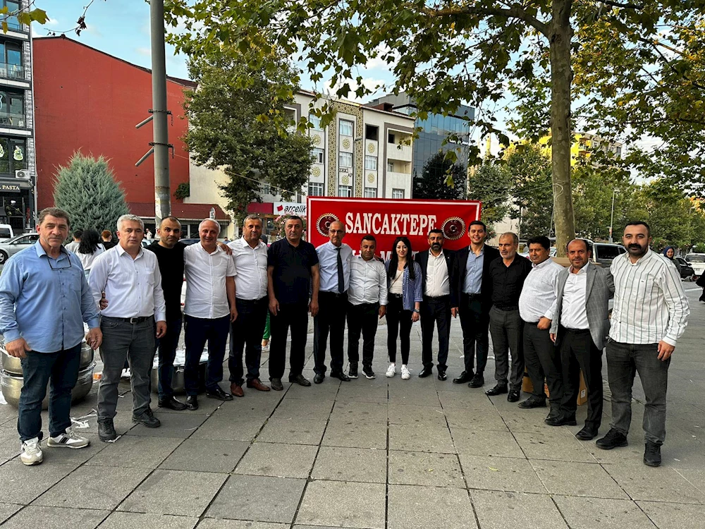 Sancaktepe Muhtarları Aşure Lokmalarını paylaştı