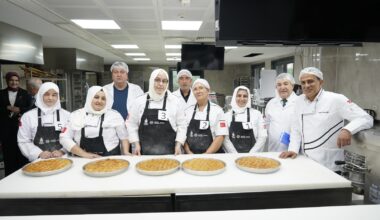 ENSTİTÜ İSTANBUL İSMEK KADINLARI EN İYİ BAKLAVAYI YAPMAK İÇİN YARIŞTI